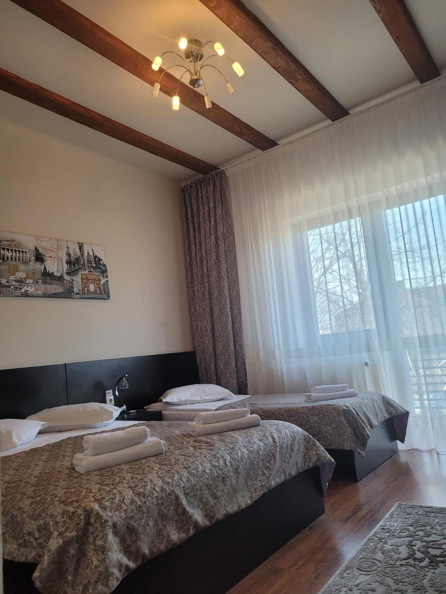 Pension Bavaria Brasov Bagian luar foto