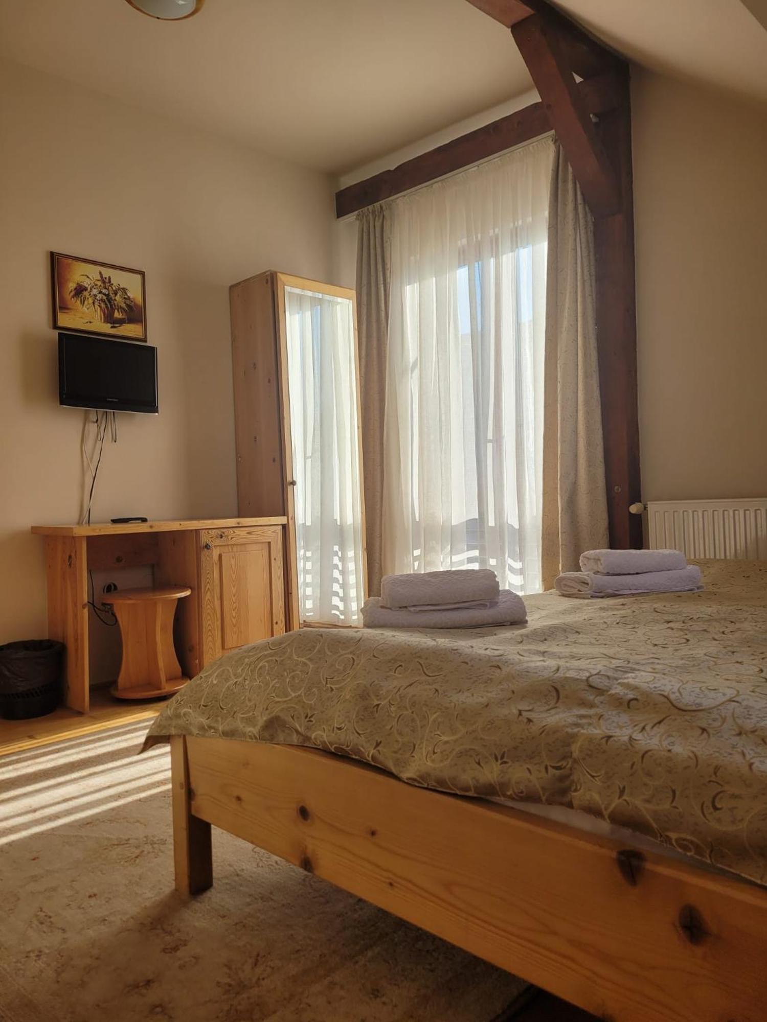 Pension Bavaria Brasov Bagian luar foto
