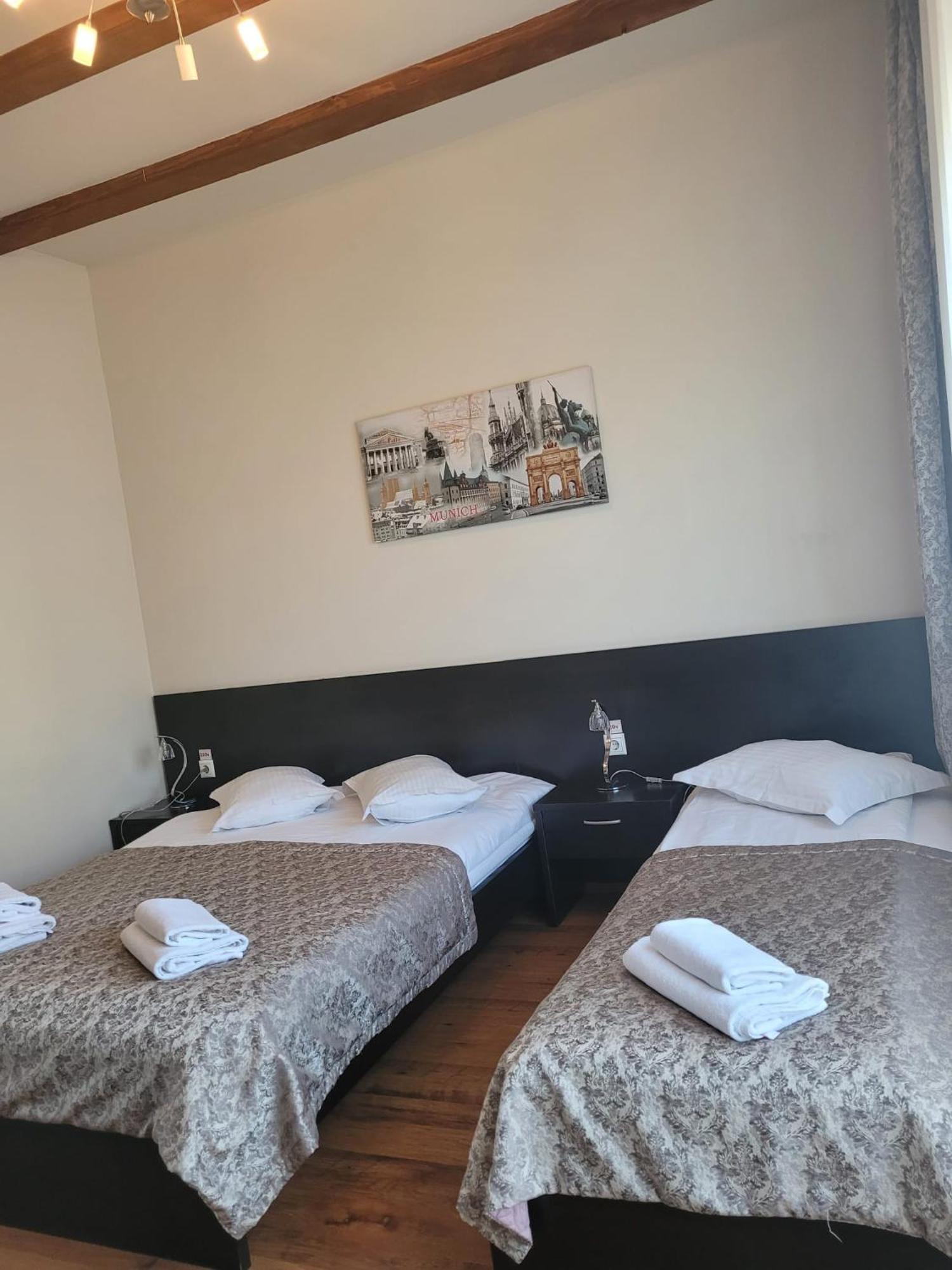 Pension Bavaria Brasov Bagian luar foto