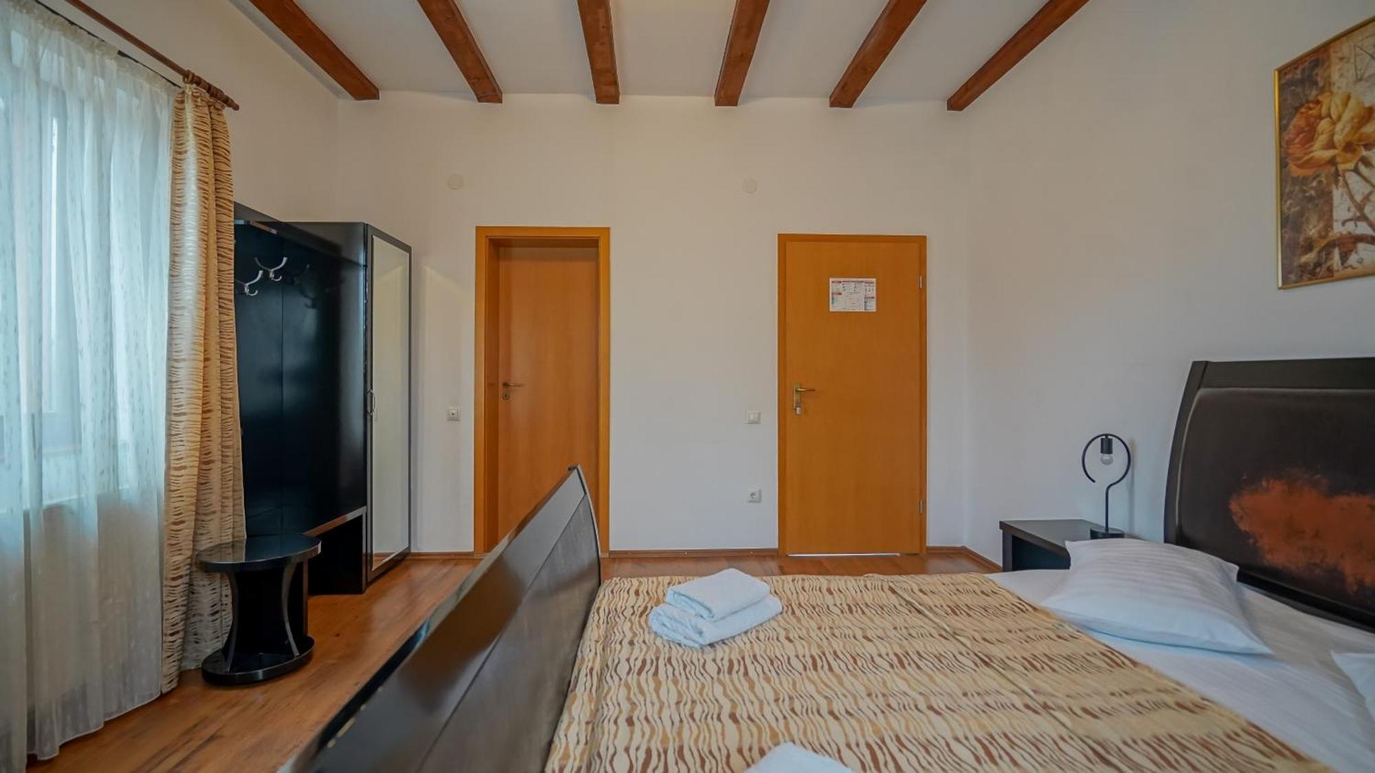 Pension Bavaria Brasov Bagian luar foto