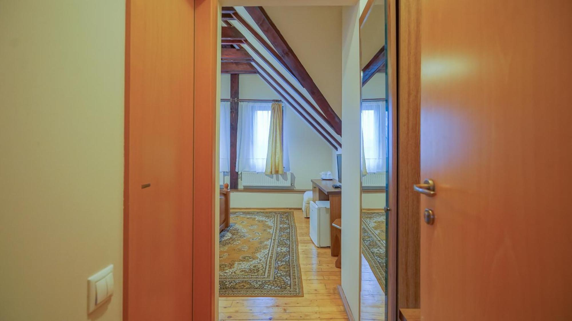 Pension Bavaria Brasov Bagian luar foto