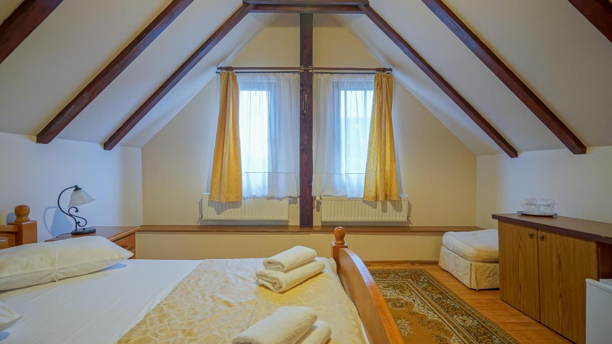 Pension Bavaria Brasov Bagian luar foto